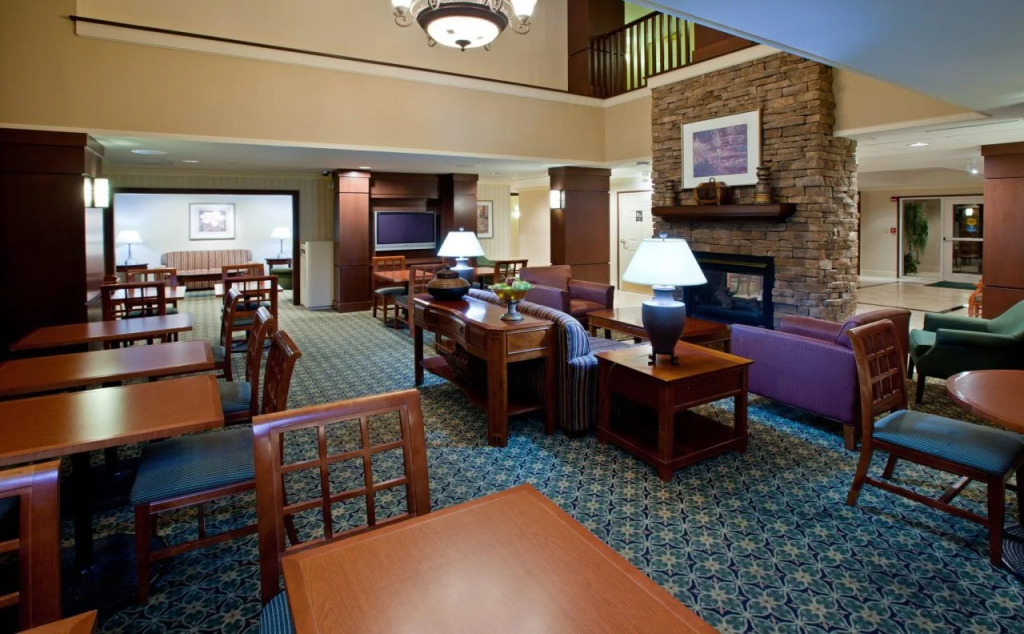 Staybridge Suites Indianapolis-Airport by IHG