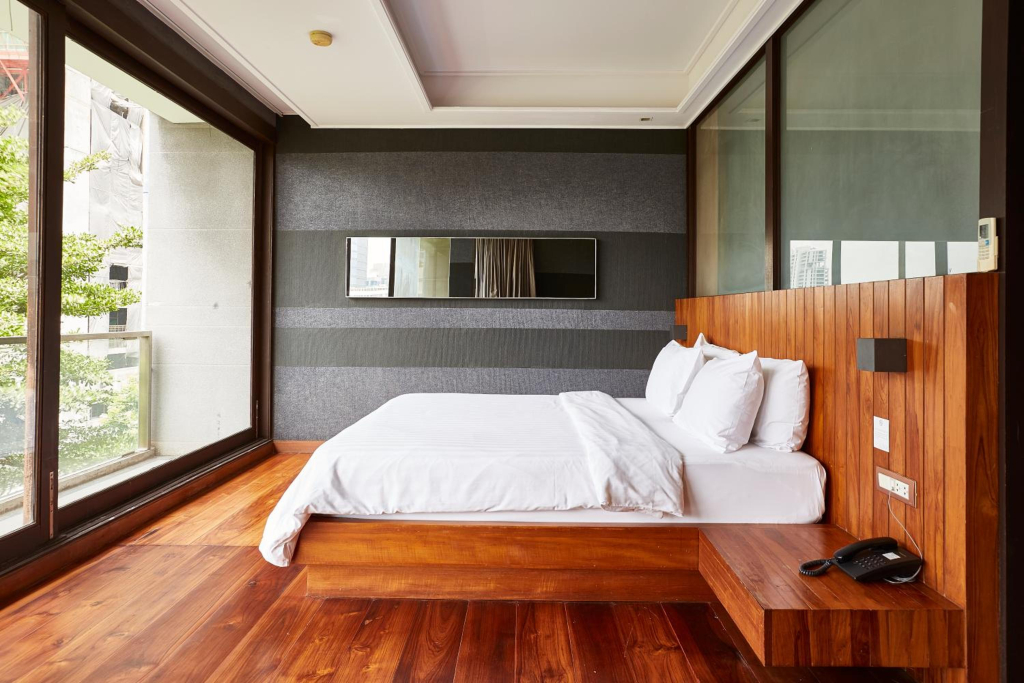 LUXX Langsuan Hotel - SHA Plus