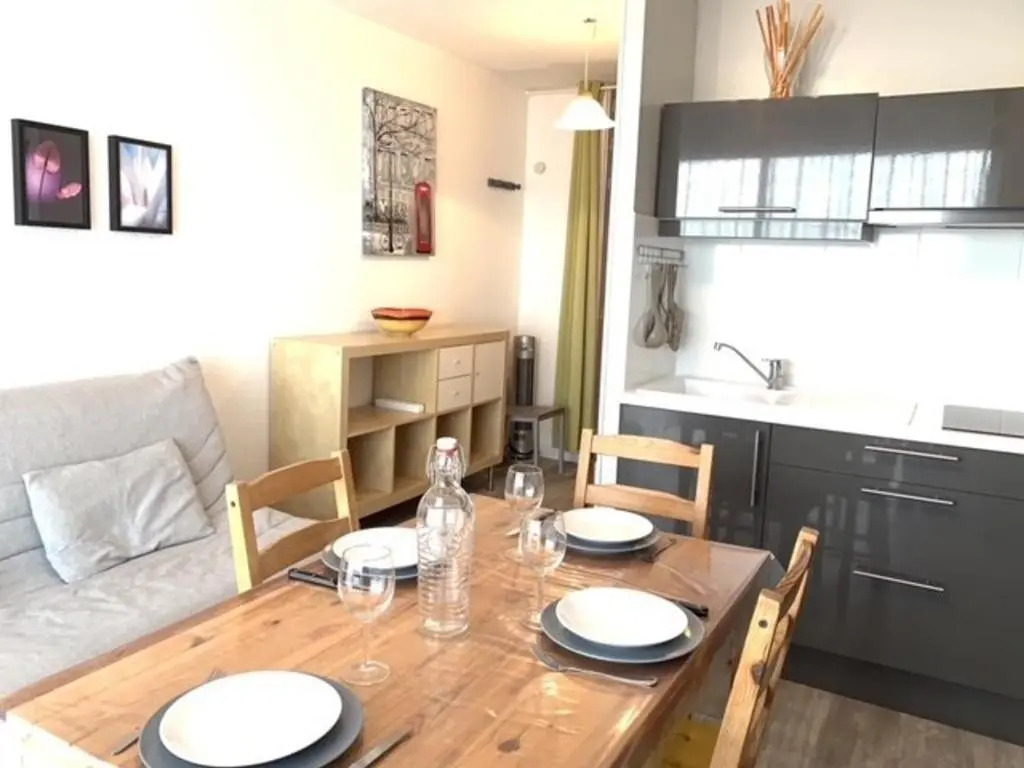 Appartement Balaruc-les-Bains, 1 pièce, 4 personnes - FR-1-503-37