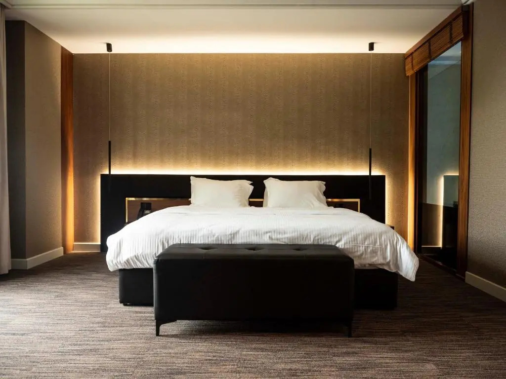 Select Hill Resort