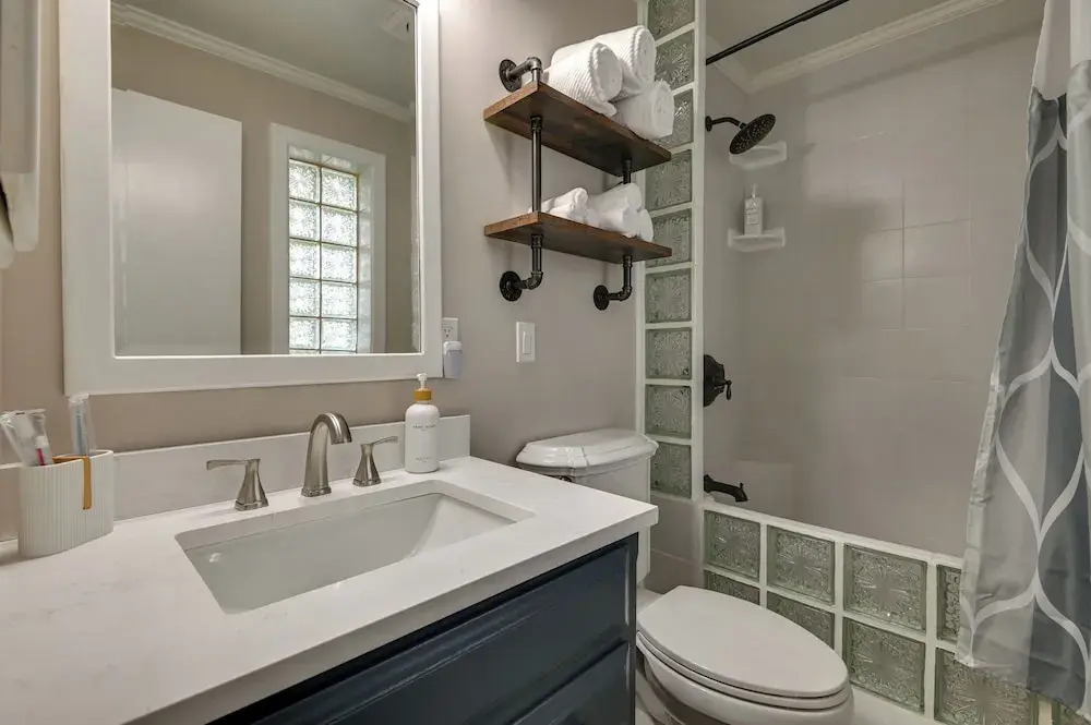 1/2 Mi to River! Poolside Escape on Merritt Island