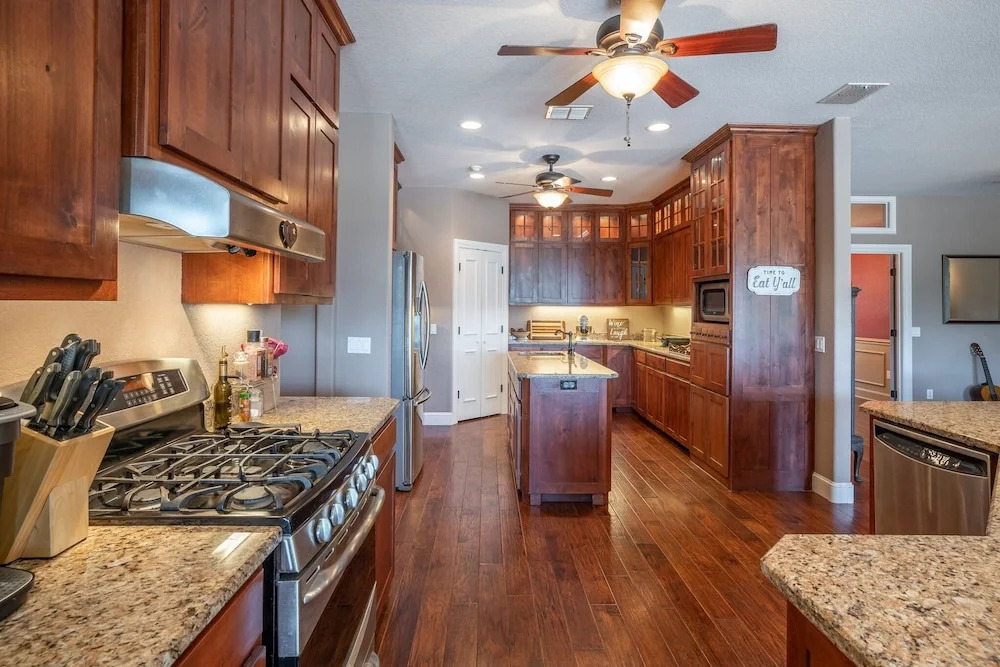Hills And Chills 5 Bedroom Home