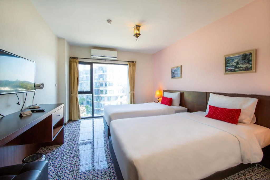 WE Valley Hotel