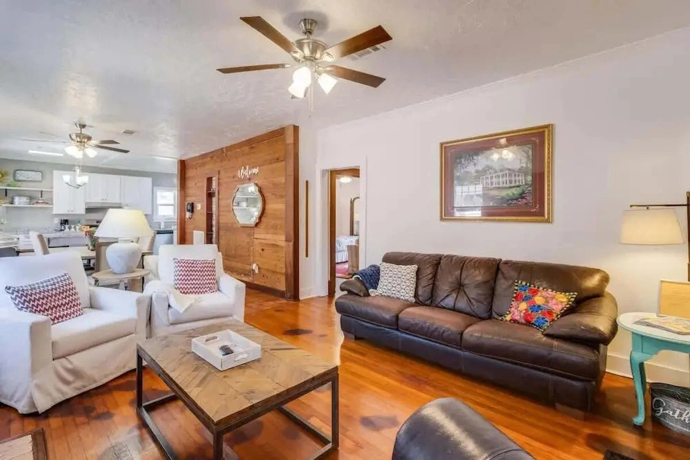 Miazza Cottage in Gulfport
