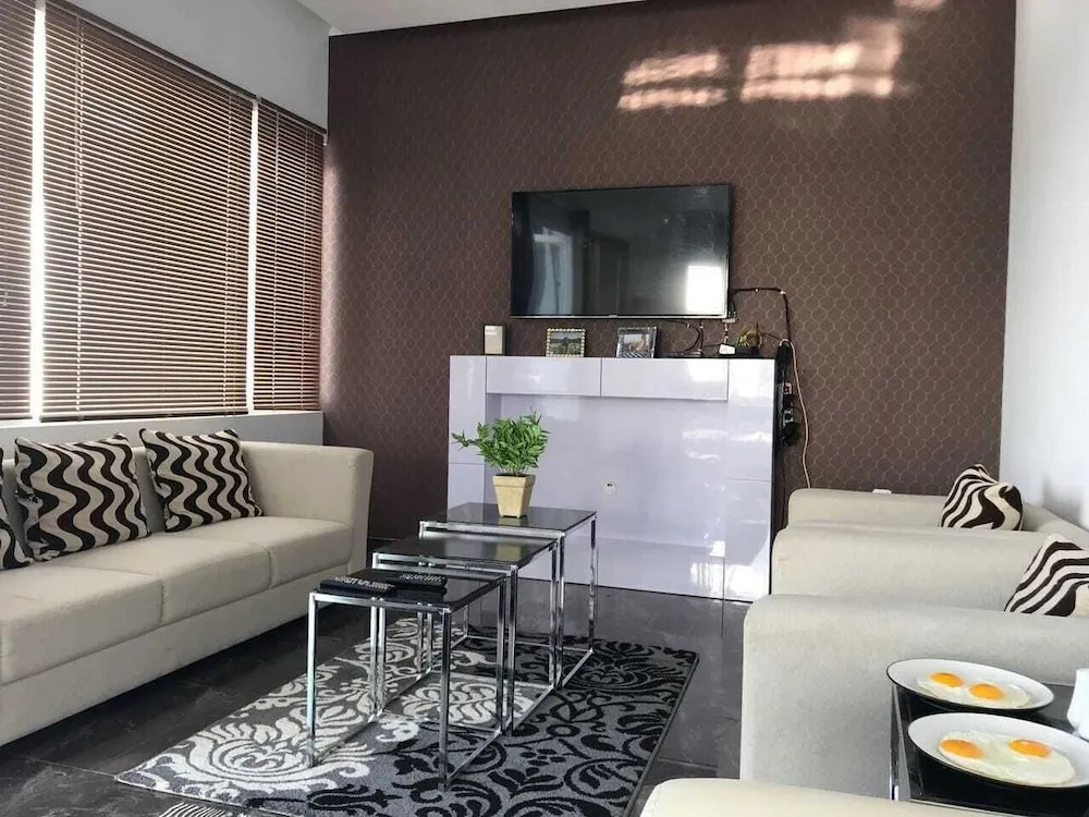 De Villa Atas Bukit by HouseinBandung