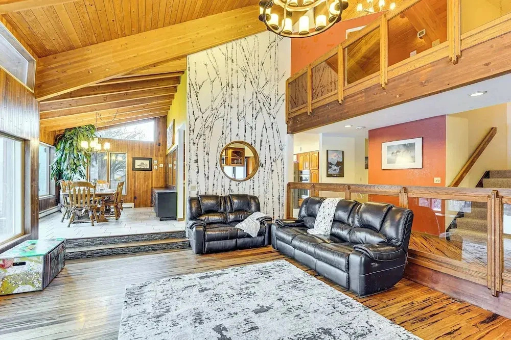 Hike, Ski & Soak! Spacious Anchorage Getaway