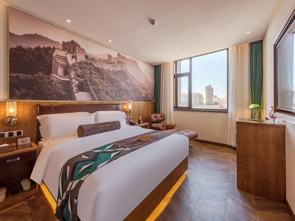 James Joyce Coffetel Hotel (Beijing Xiaohongmen subway station)