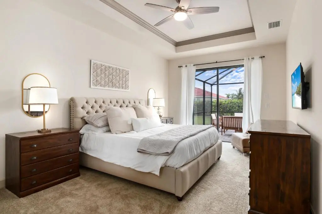 SW FL Oasis - 4bdr - 3bth - POOL - Game Room - Sleeps 10 or more