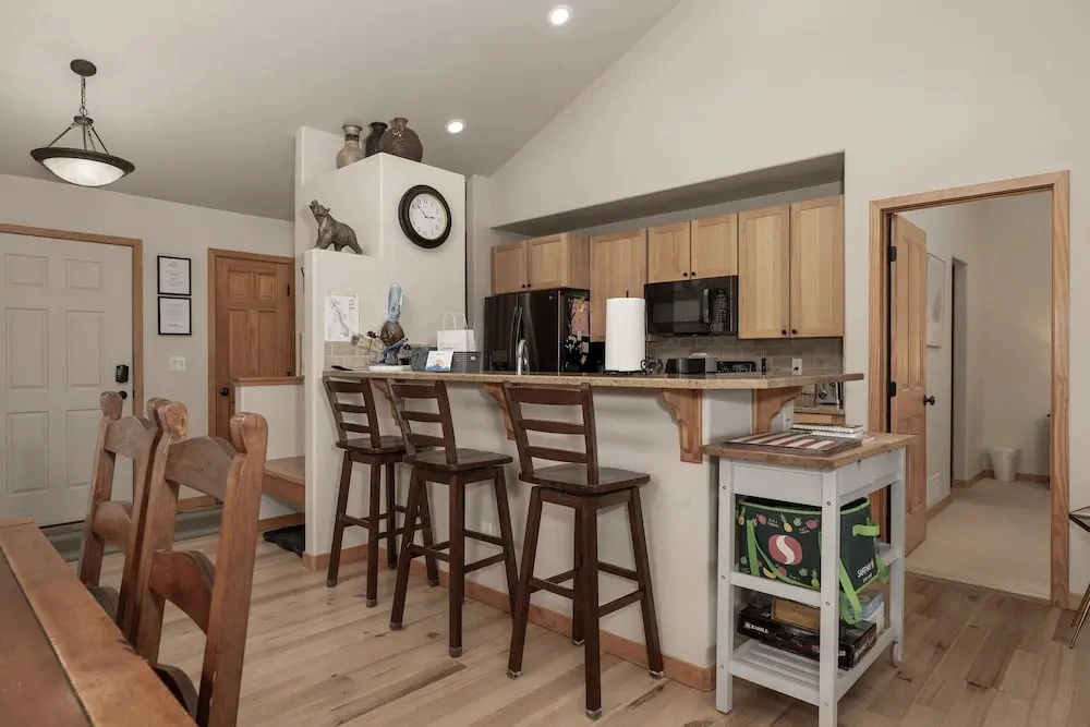 130 Discovery Court At Rendezvous 3 Bedroom Home