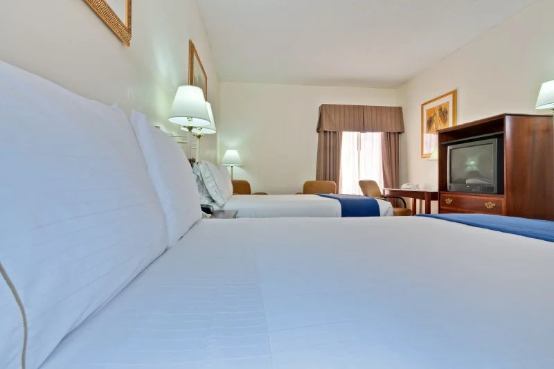 Comfort Inn Clarksville (ex.holiday Inn Express Clarksville)