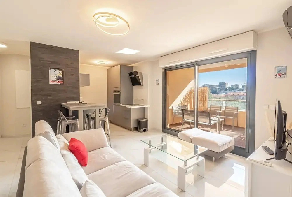 Beautiful Apartment With Pool Near Monaco