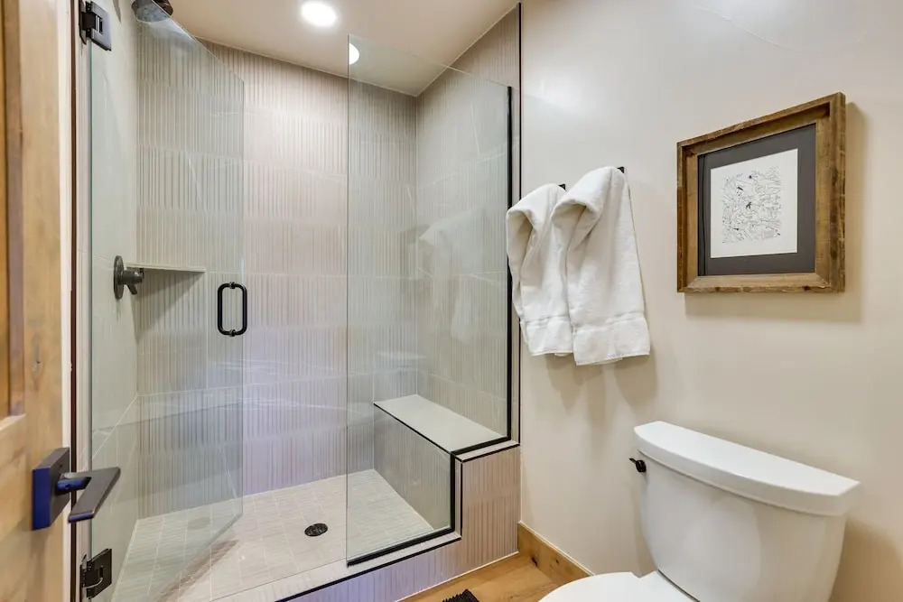 Updated Silverthorne Home w/ Hot Tub & Mtn Views!