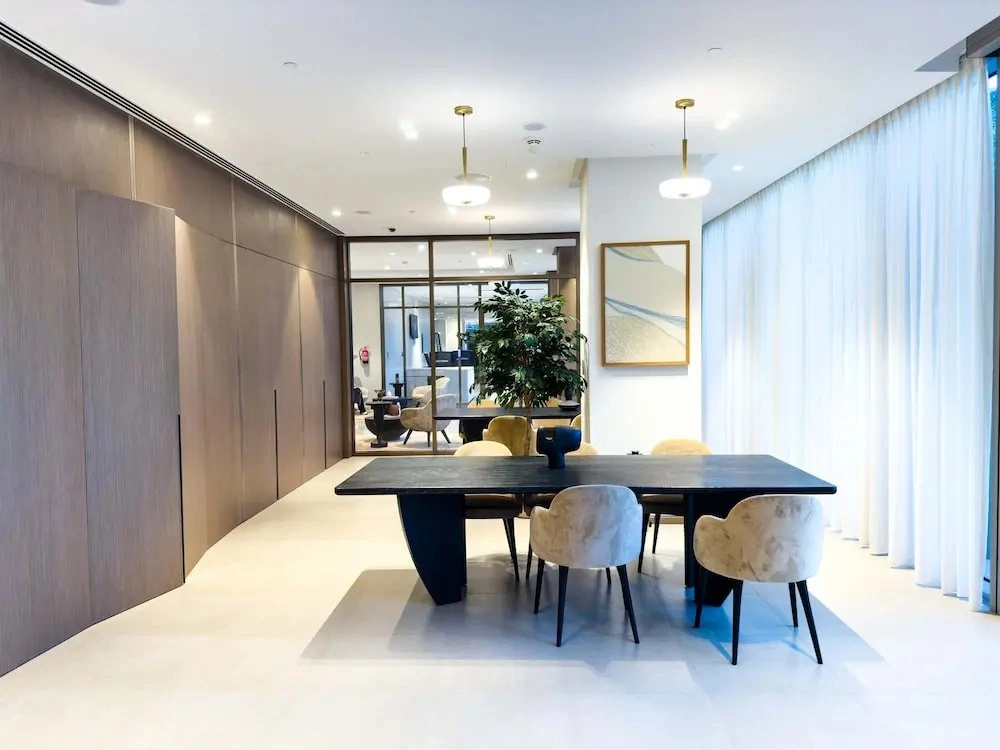 One Lux Stay Grande Signature Residences