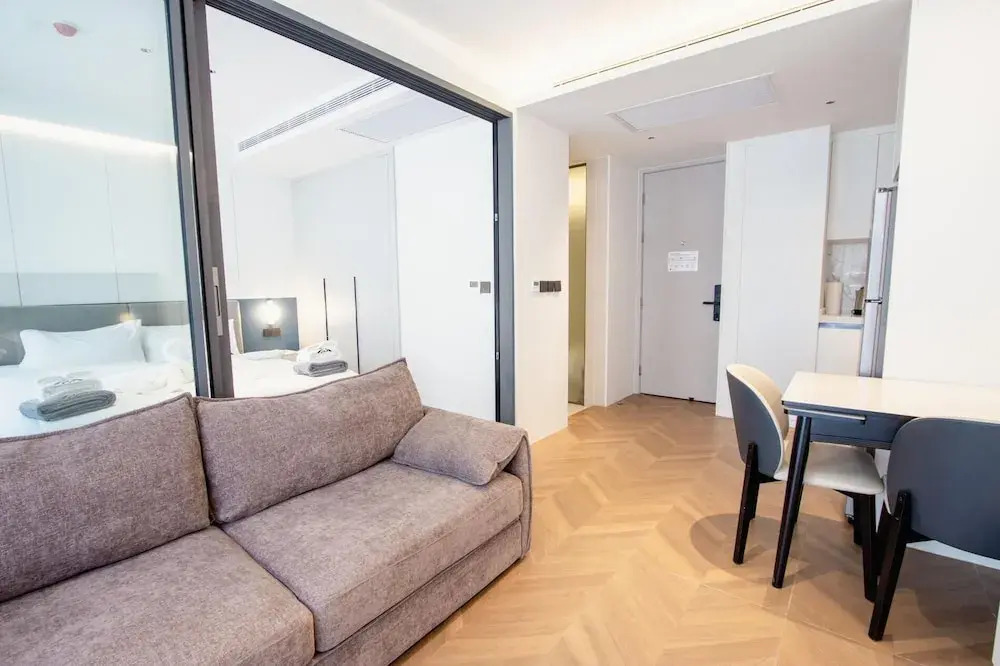 Beachfront 189/243 One-bedroom Residence