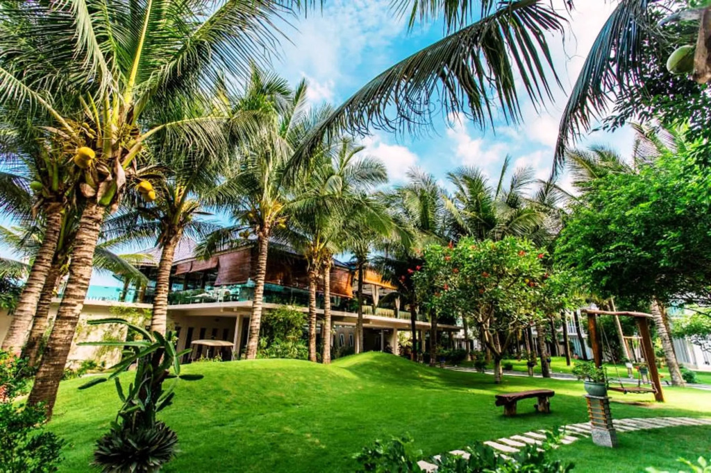 Villa Del Sol Beach Resort & Spa
