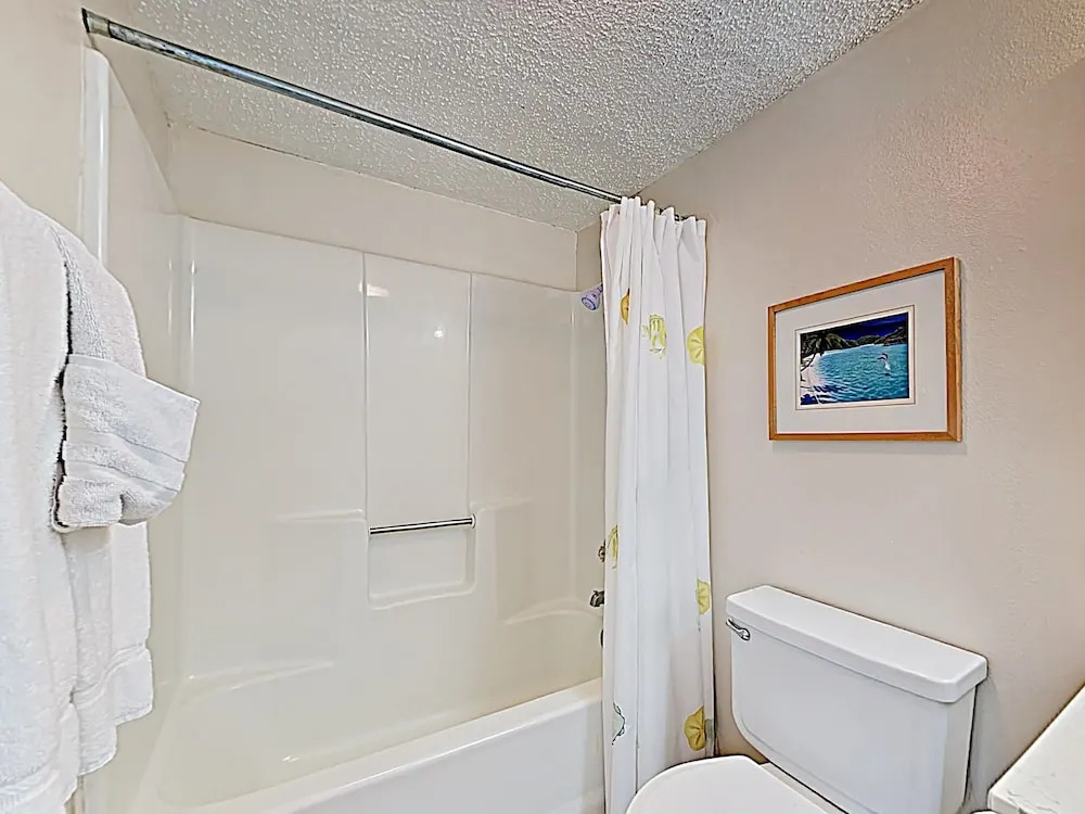 New Listing! Bright Beachfront Getaway W/ Balcony 2 Bedroom Condo