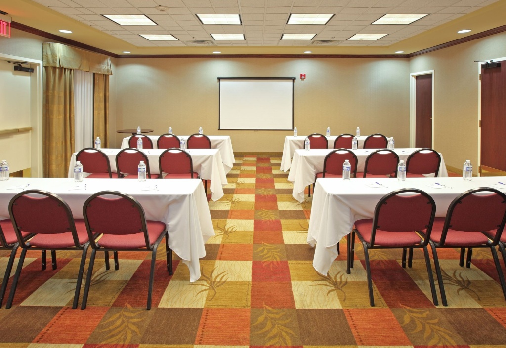Holiday Inn Express Hotel and Suites Shreveport South Park Plaza by IHG