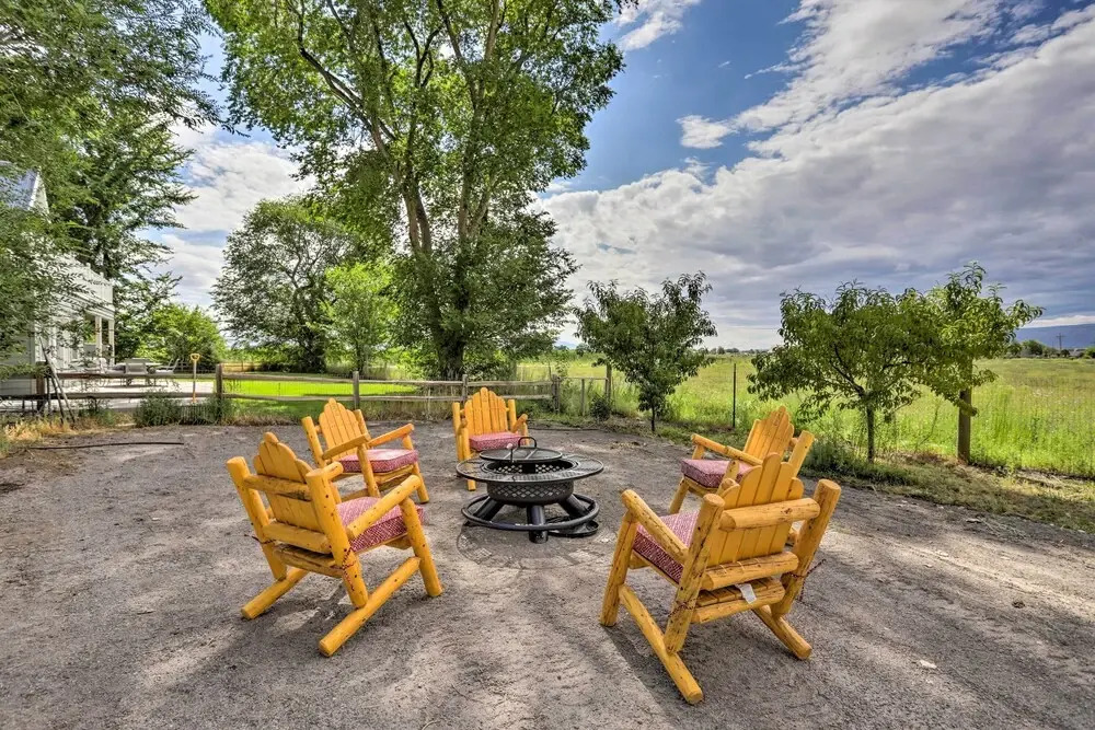 Fruita Victorian Home w/ Hot Tub + Mountains!
