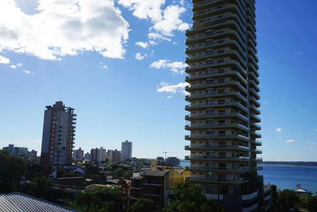 Departamento amplio, nuevo y céntrico