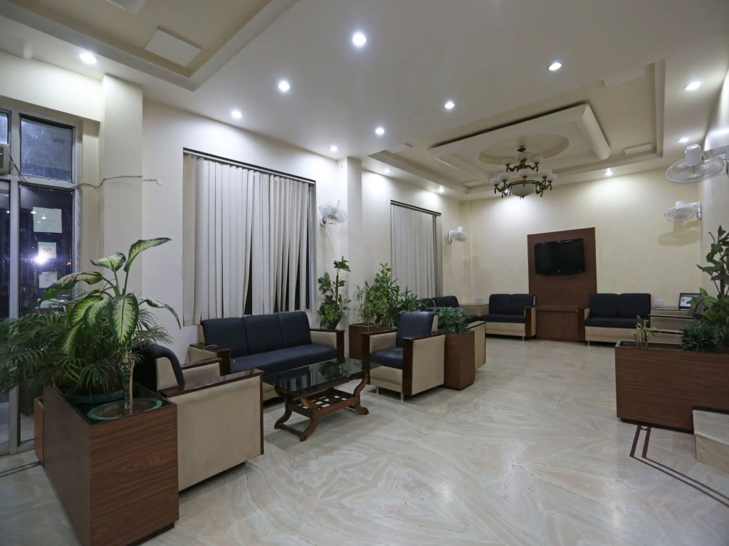OYO 7358 Hotel Jagdish Residency