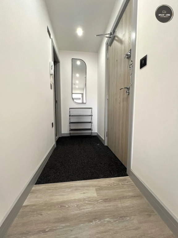 City Centre 1-bed Apartment in Preston With Sky