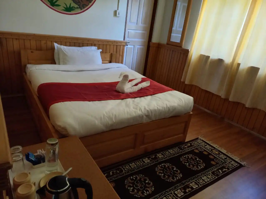 Mystic Lachung Retreat