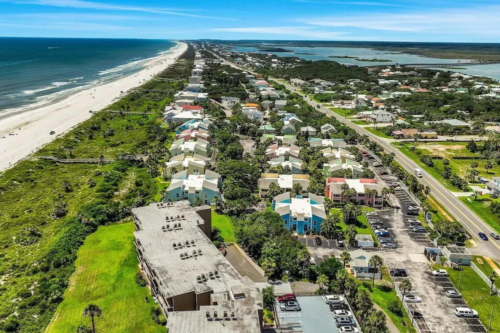 Spacious Condo With 2 Private Balconies, Beach Access and Pool