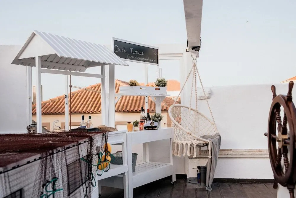 Deck Lodge - Hostel