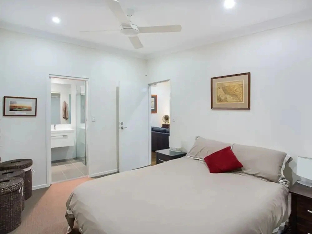 Renovated 3 Bedroom Home In Petrie Terrace