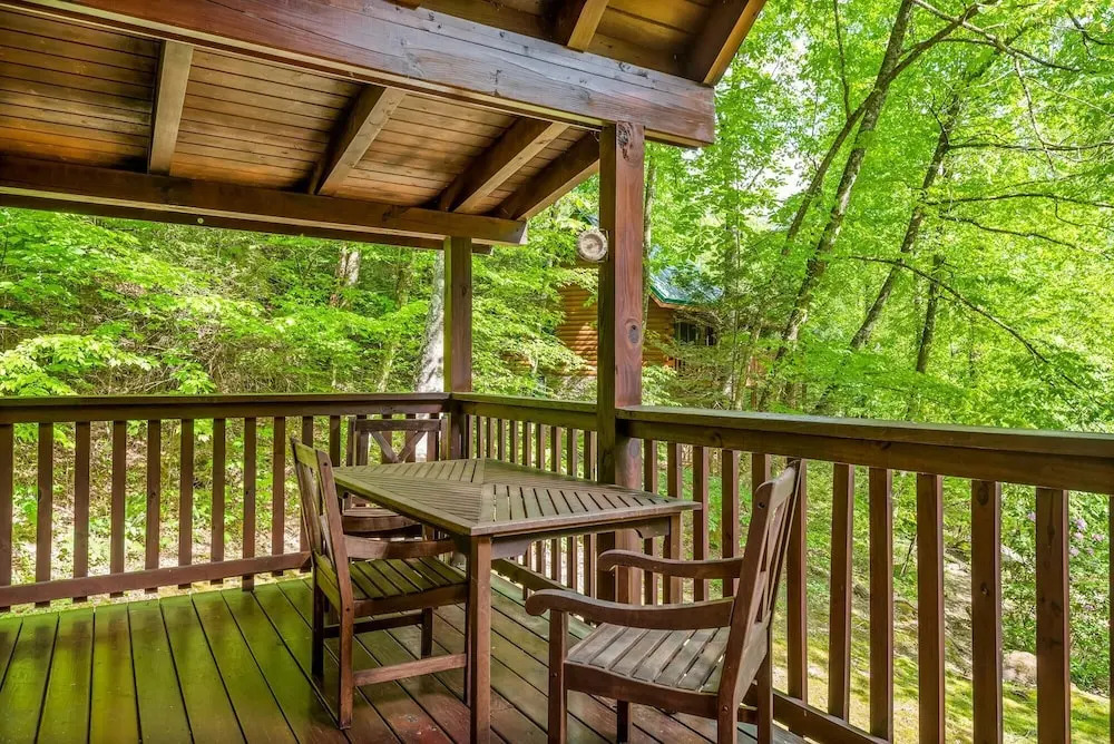 On Smoky Pond - 3 Br Cabin