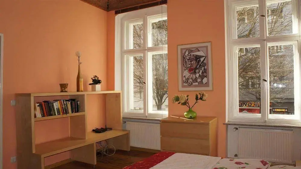 2-room Apartment Emdener Strasse