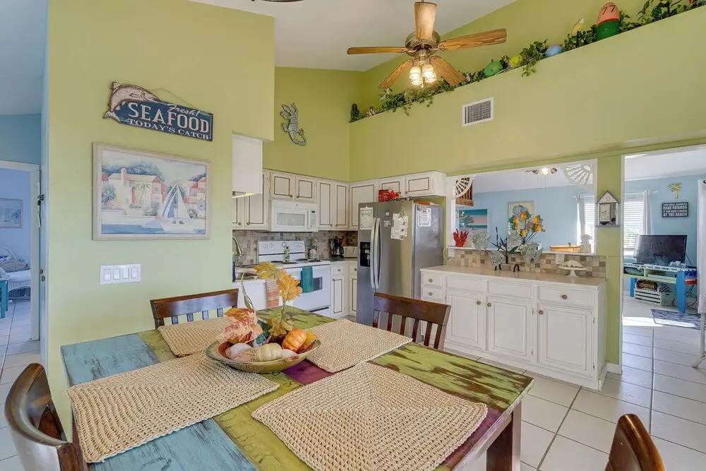 Little Gasparilla Island Paradise: Walk to Beach!
