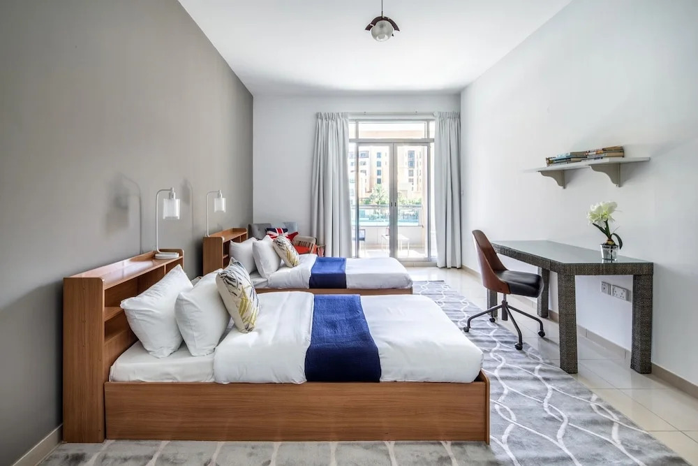 Spectacular 2BR in Upscale Burj Khalifa District