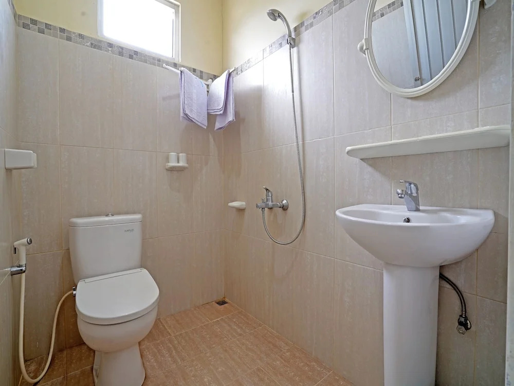 Urbanview Hotel Bartu Moh Toha Bandung by RedDoorz