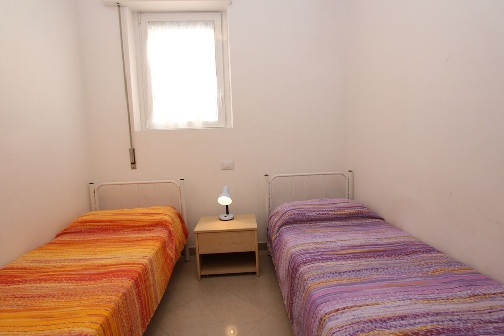 Two-bedroom Flat by the Beach