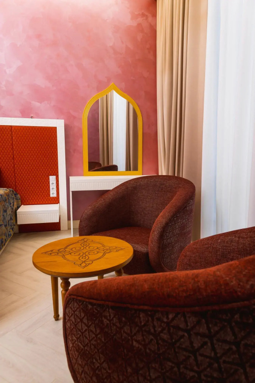 Двухместный люкс (двуспальная кровать) в Skyline Plaza Hotel