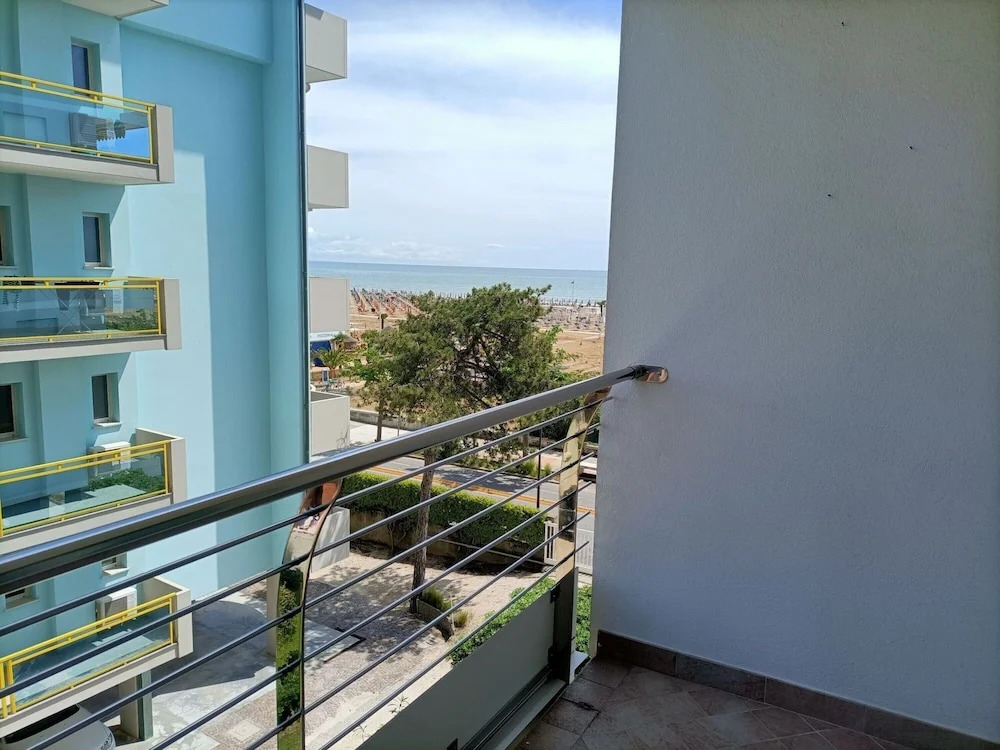 Cozy Flat With sea View Balcony-beahost Rentals