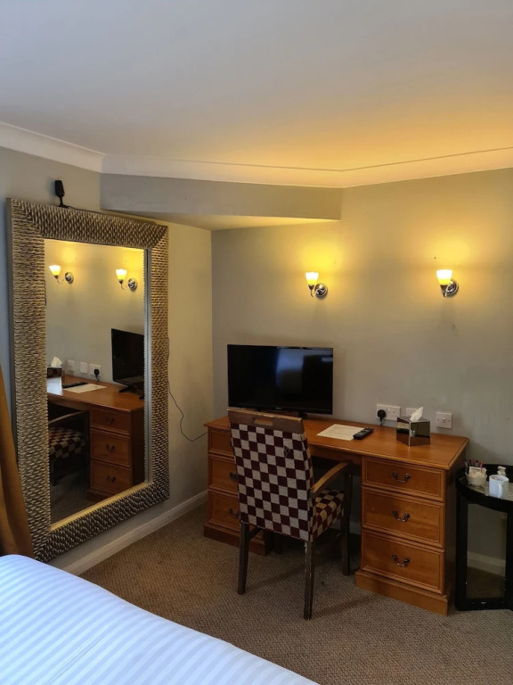 Barons Court Hotel Walsall