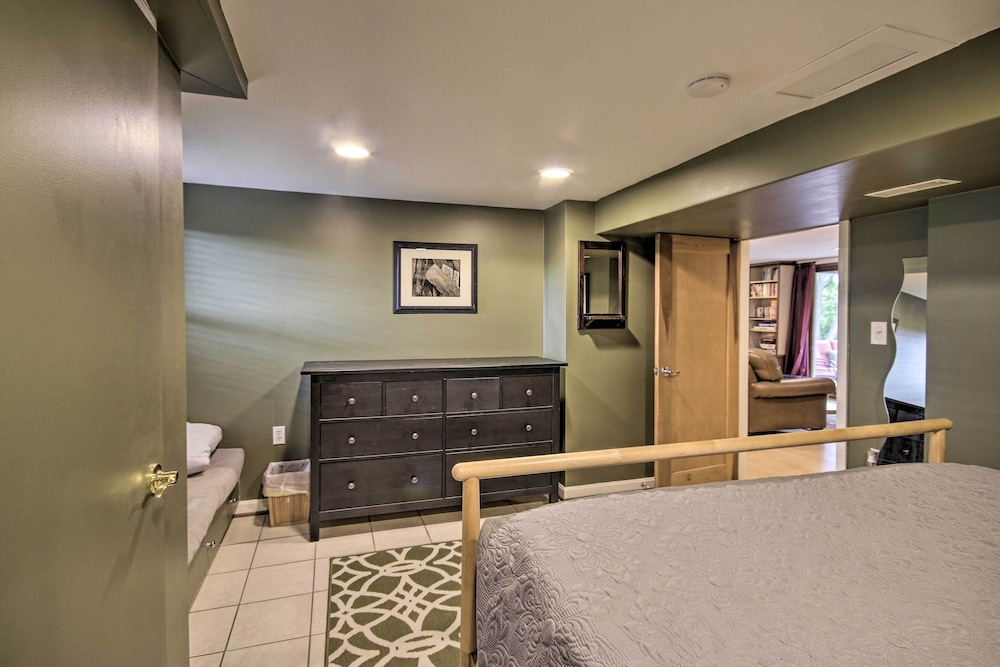 Harpers Ferry Apartment w/ Private Pool & Hot Tub!