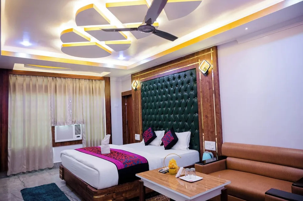 HOTEL COUNTRY INN