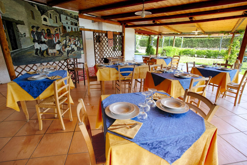 HOTEL Al FARO , SPIAGGIA LA CINTA ,SAN TEODORO