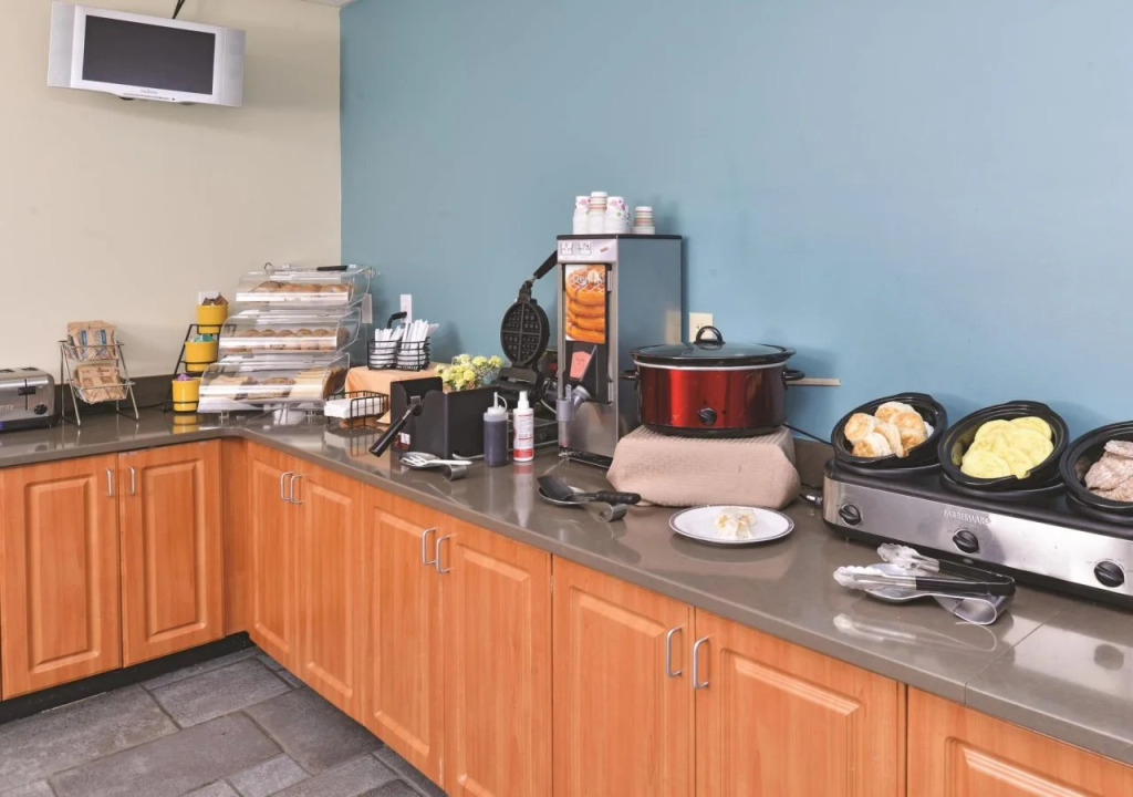 Holiday Inn Express & Suites Locust Grove by IHG
