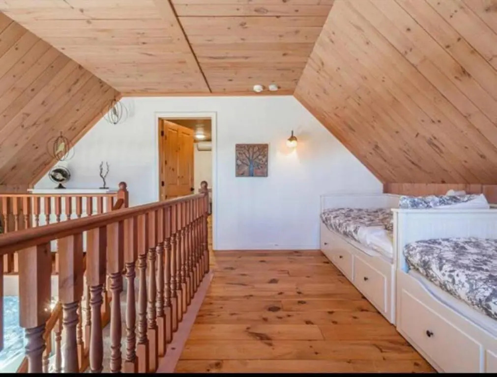 The Golf & Mountain View Retreat by Instant Suites