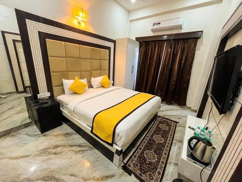 Atlantiis Suites By Signature Stayz Near Taj Mahal