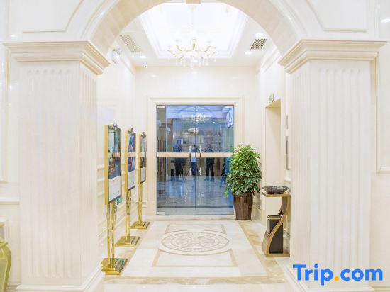Vienna Hotel (Jishou Qianzhou Ancient City Branch)