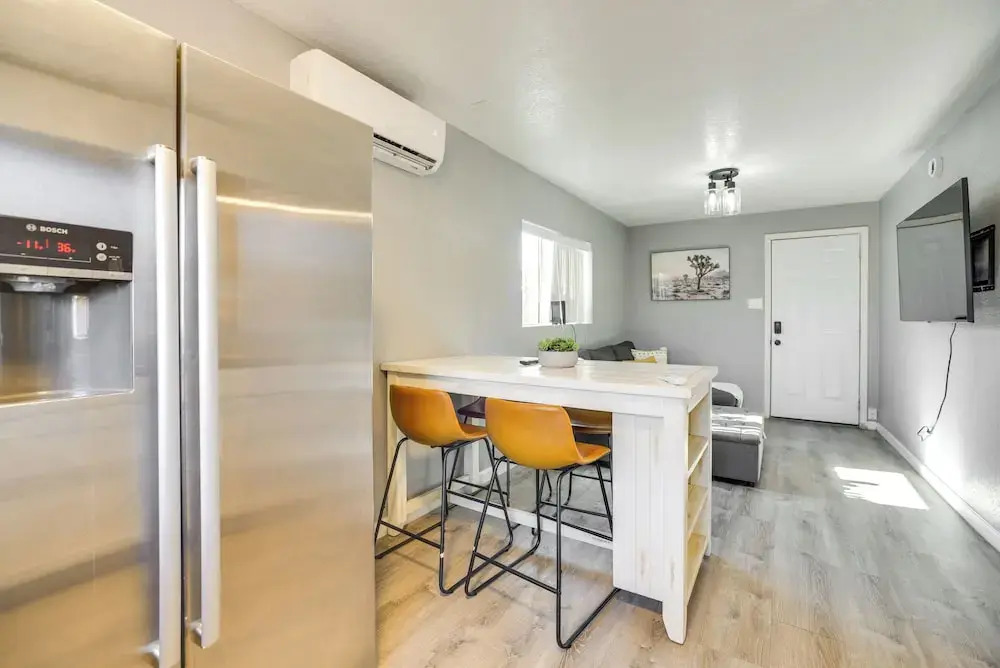 Near Old Town & Unm: Home in East Downtown