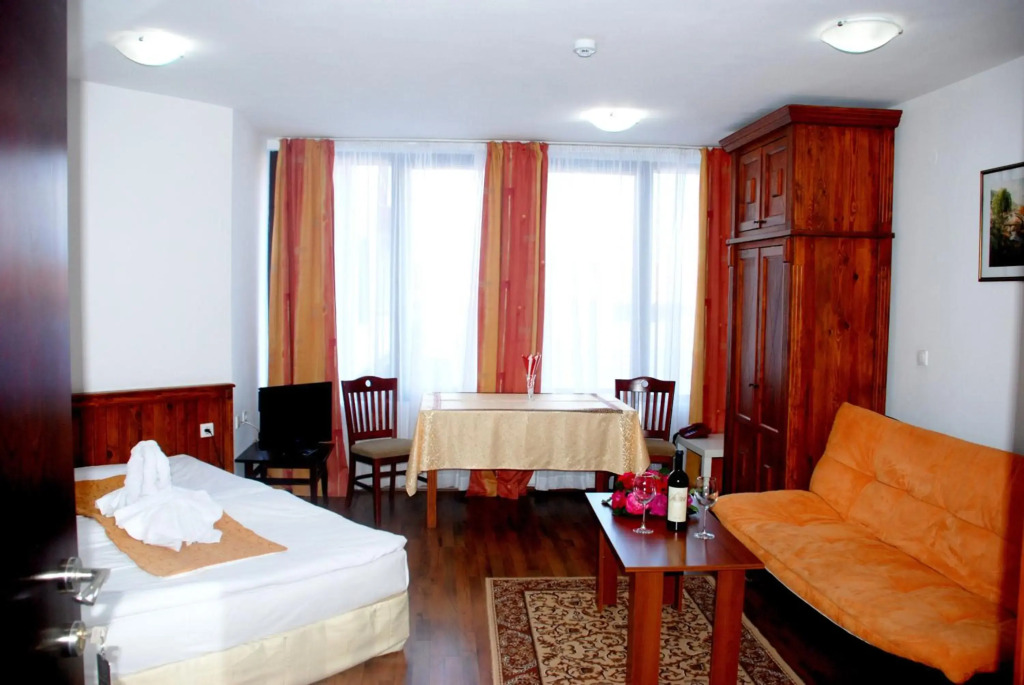 Elegant Lux Hotel