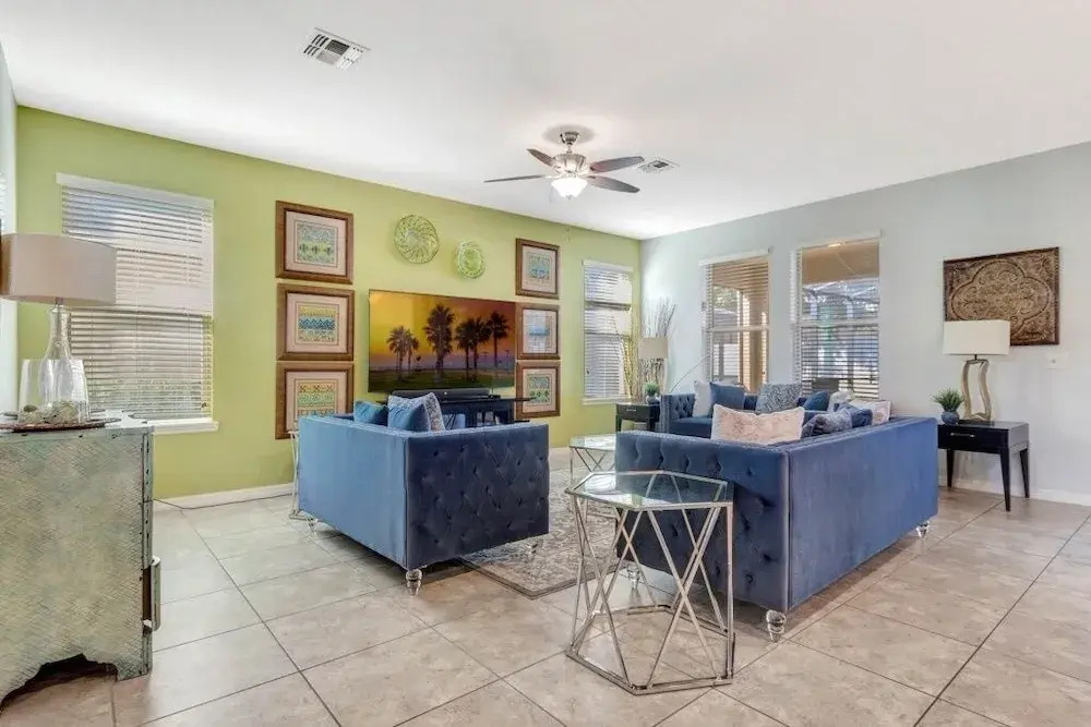 Upstair Loft Premium Home With Pool, Spa & Games! 5 Bedroom Condo