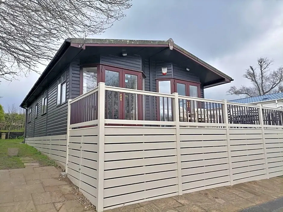 Oak lodge