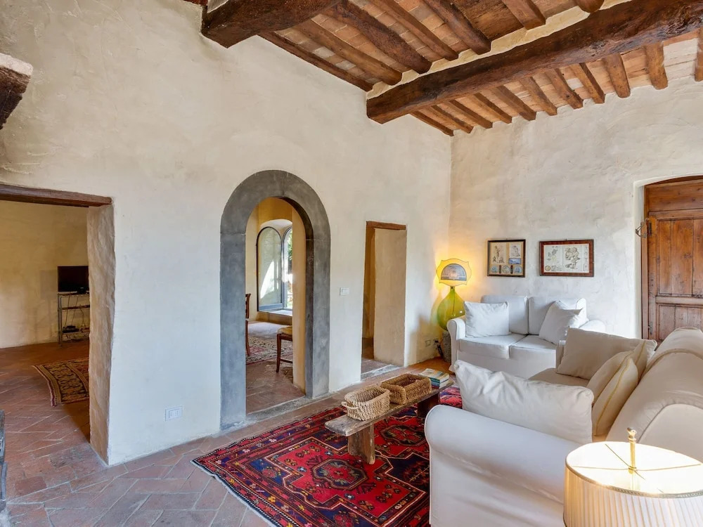 Deluxe Apartment in Montefiridolfi with Swimming Pool